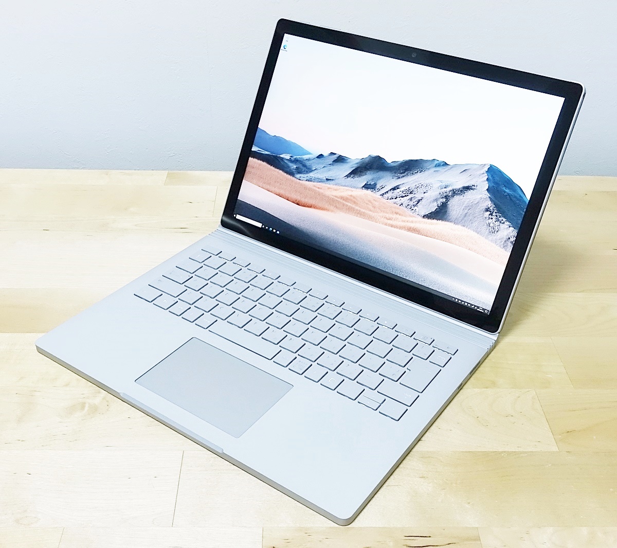 Microsoft Surface Book 3(13.5インチ)をレビュー コンパクトで 