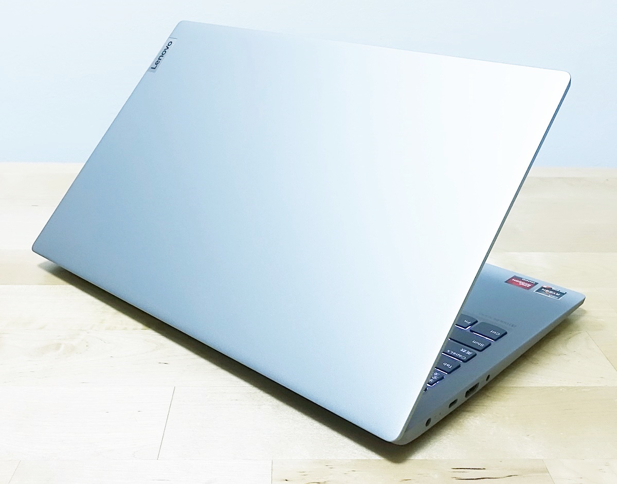 美品 IdeaPad Slim 550 / 15.6 inch-